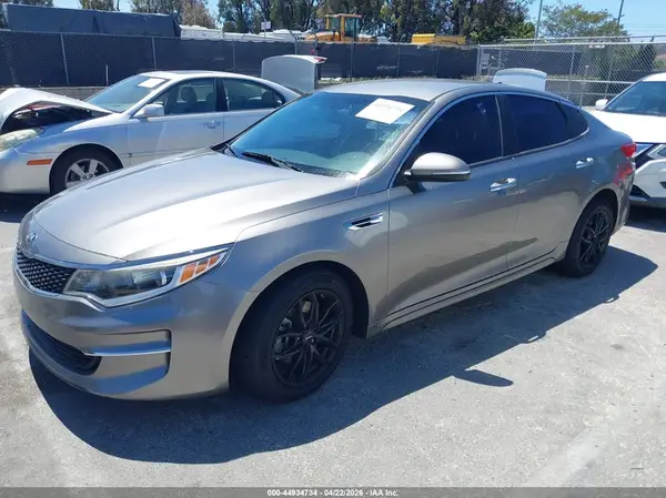 5XXGT4L37JG252279 2018 KIA OPTIMA - Image 2