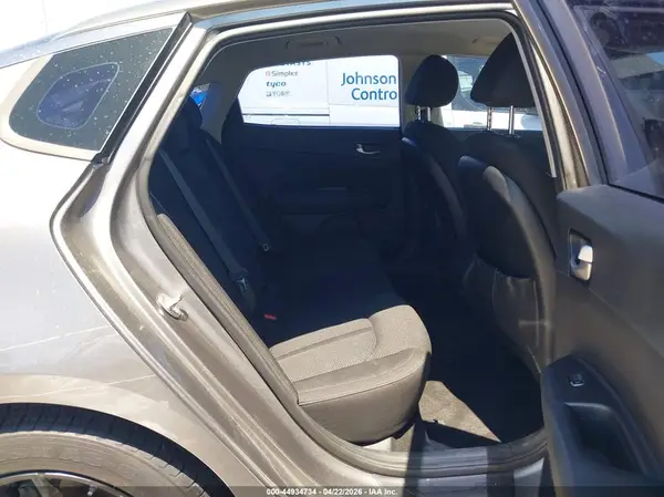 5XXGT4L37JG252279 2018 KIA OPTIMA - Image 8