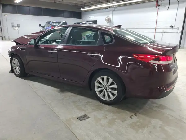 5XXGT4L37JG252511 2018 KIA OPTIMA - Image 2