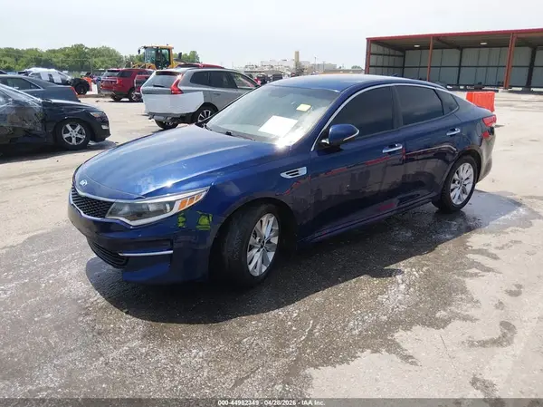 5XXGT4L37JG254288 2018 KIA OPTIMA - Image 2