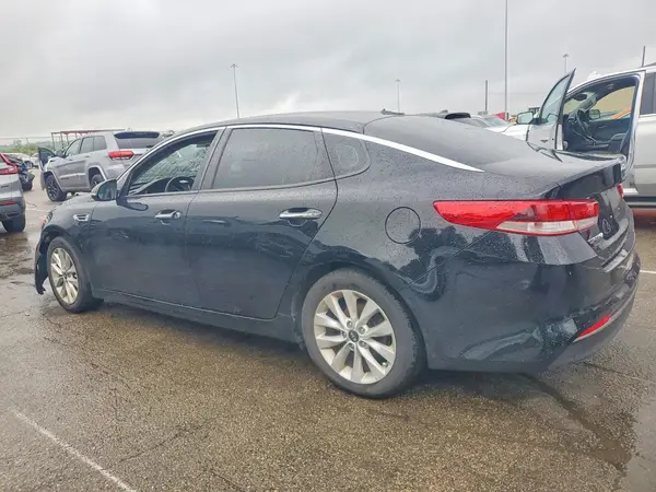 5XXGT4L37JG254808 2018 KIA OPTIMA - Image 2