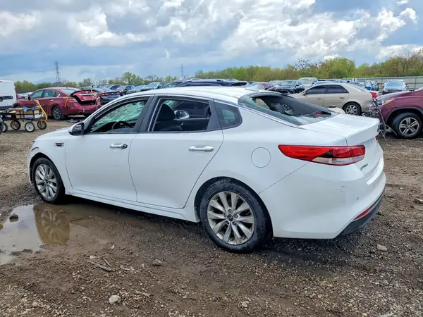 5XXGT4L37JG257305 2018 KIA OPTIMA - Image 2