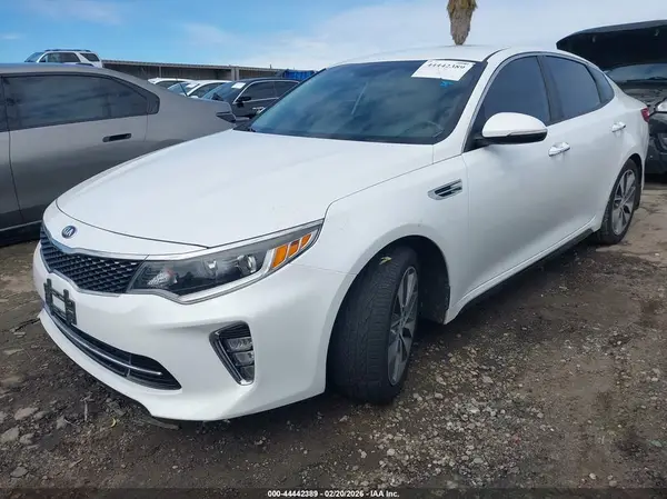 5XXGT4L37JG257630 2018 KIA OPTIMA - Image 2