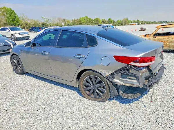 5XXGT4L37JG257997 2018 KIA OPTIMA - Image 2