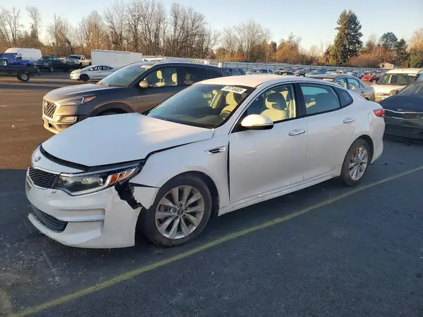 5XXGT4L37JG258664 2018 KIA OPTIMA - Image 1