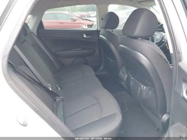5XXGT4L37JG258812 2018 KIA OPTIMA - Image 8