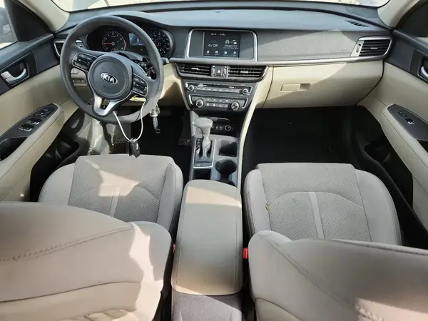5XXGT4L37JG259054 2018 KIA OPTIMA - Image 8
