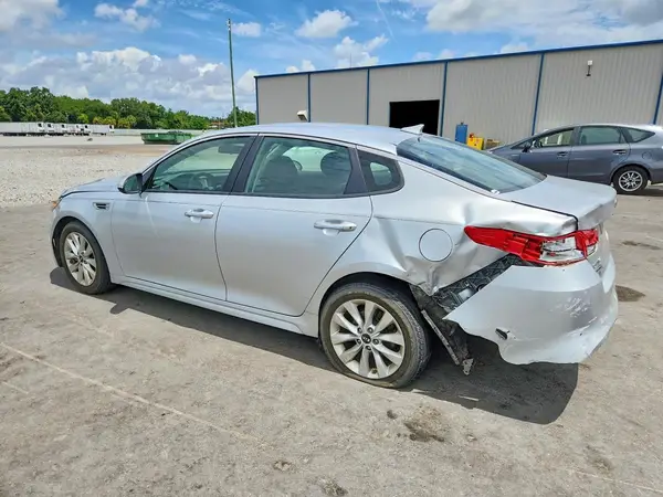 5XXGT4L37JG262763 2018 KIA OPTIMA - Image 2
