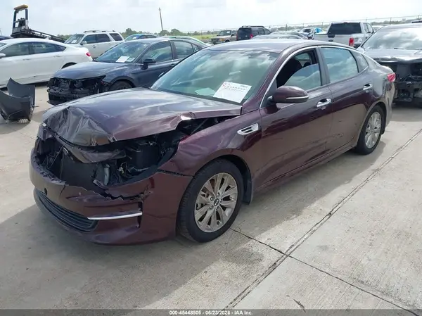 5XXGT4L37JG263055 2018 KIA OPTIMA - Image 2