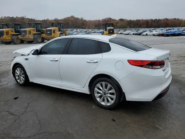 5XXGT4L37JG263427 2018 KIA OPTIMA - Image 2