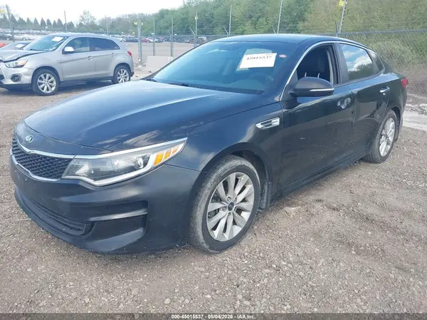 5XXGT4L37JG263881 2018 KIA OPTIMA - Image 2