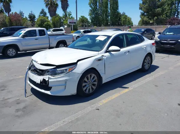 5XXGT4L37JG264089 2018 KIA OPTIMA - Image 2