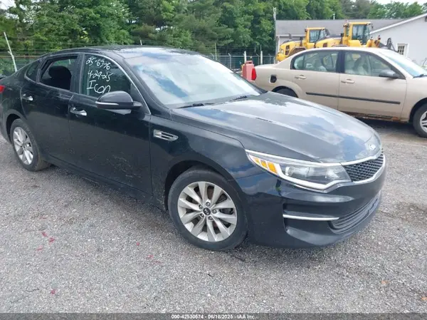 5XXGT4L37JG264870 2018 KIA OPTIMA - Image 1