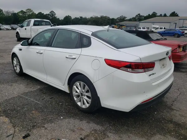 5XXGT4L37JG265209 2018 KIA OPTIMA - Image 2