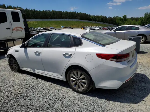 5XXGT4L37JG265890 2018 KIA OPTIMA - Image 2