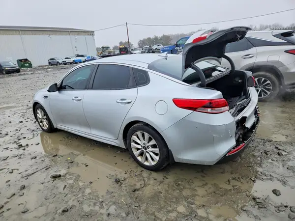5XXGT4L37JG265999 2018 KIA OPTIMA - Image 2