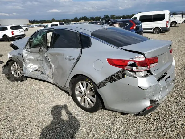 5XXGT4L37JG266425 2018 KIA OPTIMA - Image 2