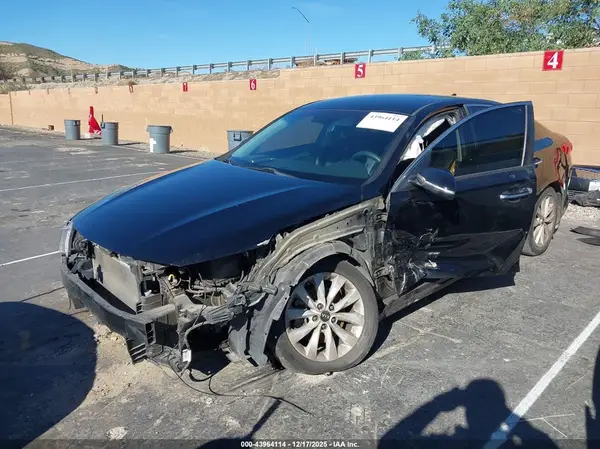 5XXGT4L37JG267042 2018 KIA OPTIMA - Image 2