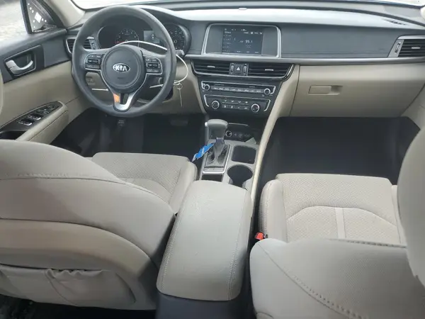 5XXGT4L37JG268448 2018 KIA OPTIMA - Image 8