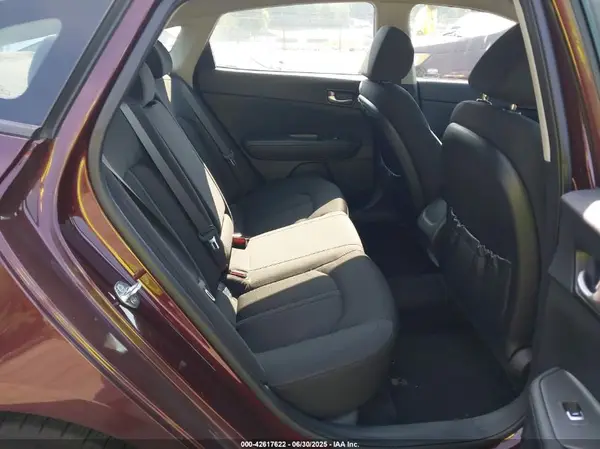 5XXGT4L37JG269759 2018 KIA OPTIMA - Image 8