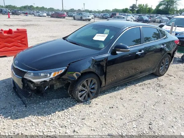 5XXGT4L37JG270037 2018 KIA OPTIMA - Image 2