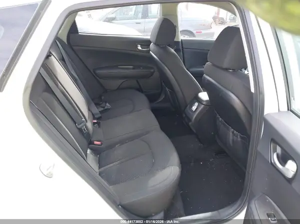 5XXGT4L37JG270801 2018 KIA OPTIMA - Image 8
