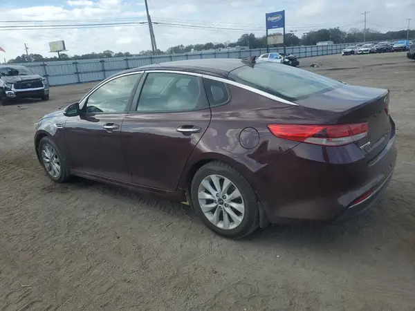 5XXGT4L37JG272404 2018 KIA OPTIMA - Image 2