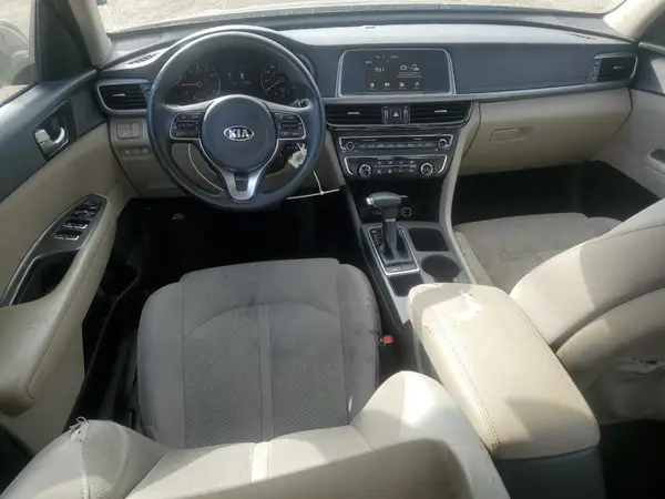 5XXGT4L37JG272404 2018 KIA OPTIMA - Image 8