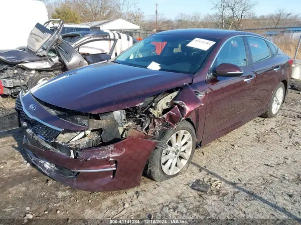 5XXGT4L37JG272418 2018 KIA OPTIMA - Image 2