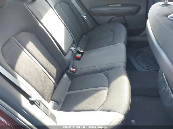 5XXGT4L37JG272418 2018 KIA OPTIMA - Image 8