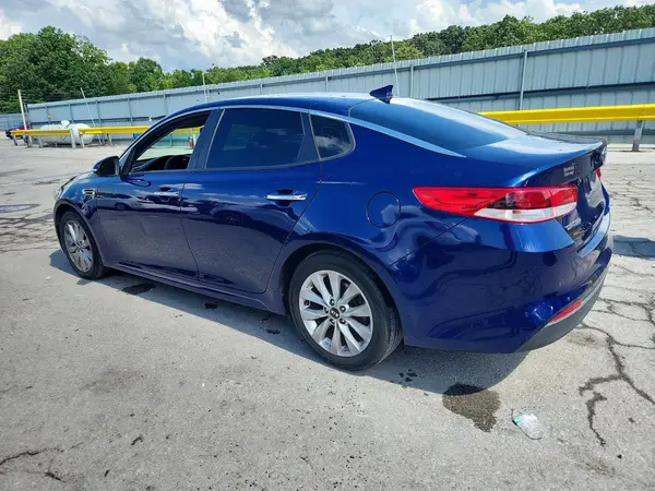 5XXGT4L37JG272757 2018 KIA OPTIMA - Image 2