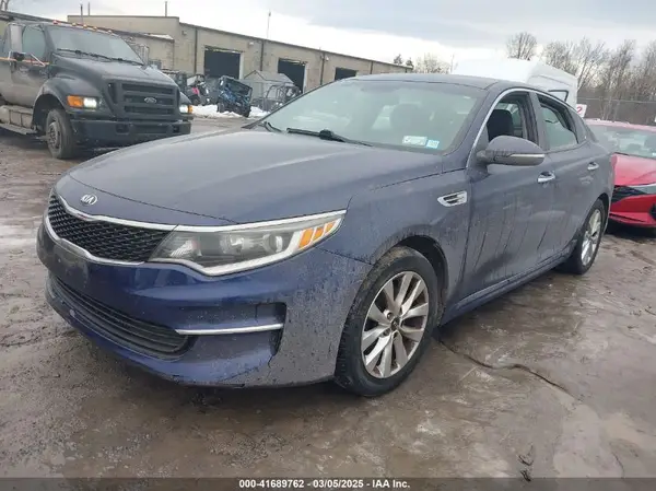 5XXGT4L37JG272807 2018 KIA OPTIMA - Image 2