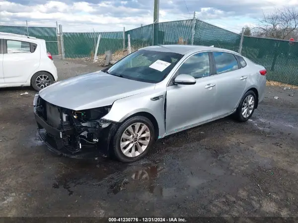 5XXGT4L37JG272886 2018 KIA OPTIMA - Image 2