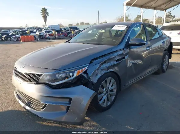 5XXGT4L37JG273469 2018 KIA OPTIMA - Image 2