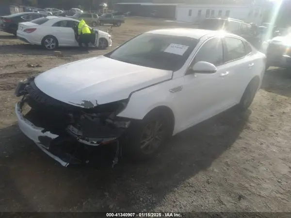 5XXGT4L37KG278849 2019 KIA OPTIMA - Image 2