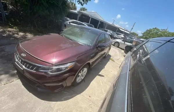 5XXGT4L37KG278947 2019 KIA OPTIMA - Image 2