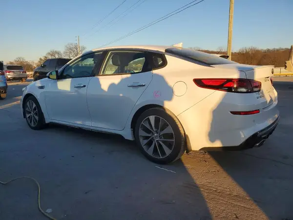 5XXGT4L37KG282755 2019 KIA OPTIMA - Image 2