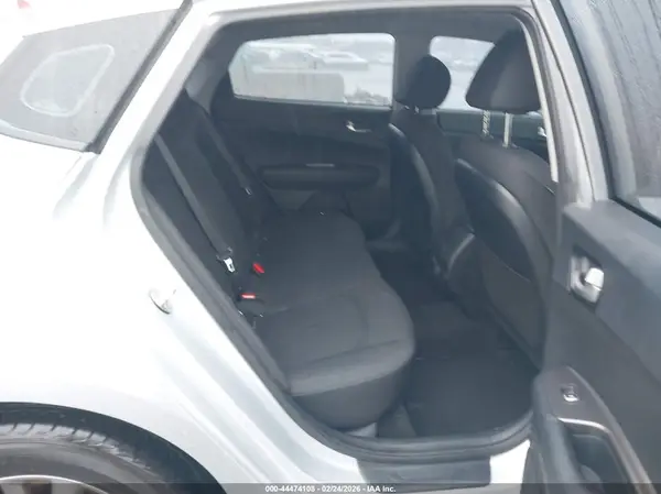 5XXGT4L37KG288457 2019 KIA OPTIMA - Image 8