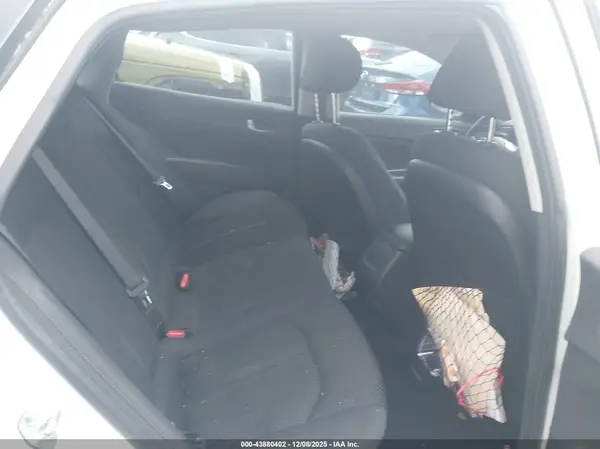 5XXGT4L37KG291777 2019 KIA OPTIMA - Image 8