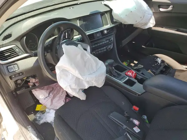 5XXGT4L37KG296400 2019 KIA OPTIMA - Image 8