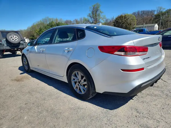 5XXGT4L37KG298776 2019 KIA OPTIMA - Image 2