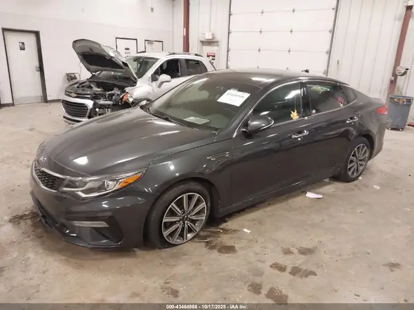 5XXGT4L37KG300462 2019 KIA OPTIMA - Image 2
