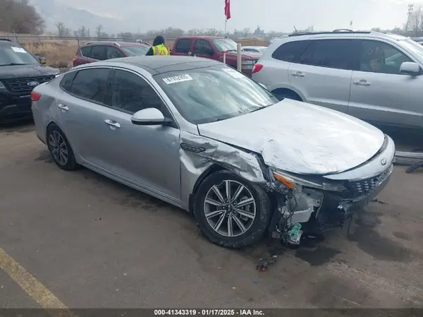 5XXGT4L37KG300882 2019 KIA OPTIMA - Image 1