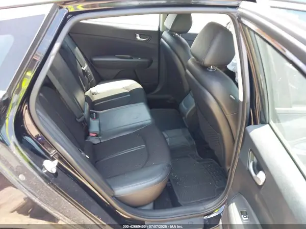 5XXGT4L37KG307380 2019 KIA OPTIMA - Image 8