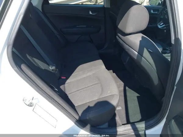 5XXGT4L37KG308593 2019 KIA OPTIMA - Image 8