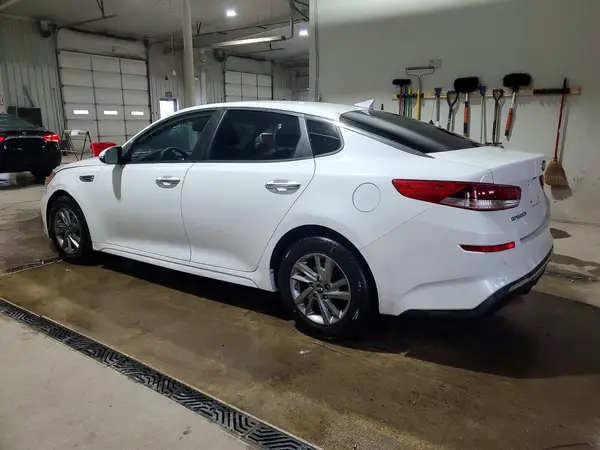 5XXGT4L37KG312112 2019 KIA OPTIMA - Image 2