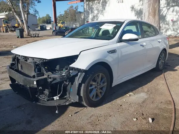 5XXGT4L37KG318038 2019 KIA OPTIMA - Image 2