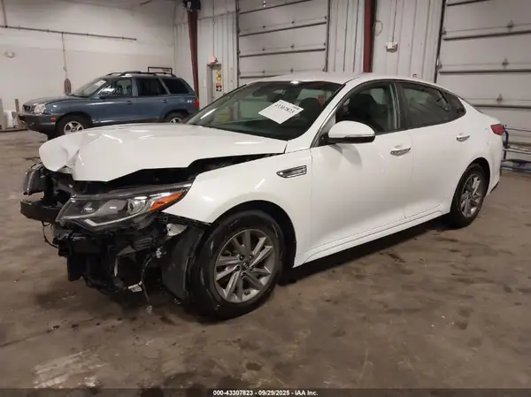5XXGT4L37KG321036 2019 KIA OPTIMA - Image 2