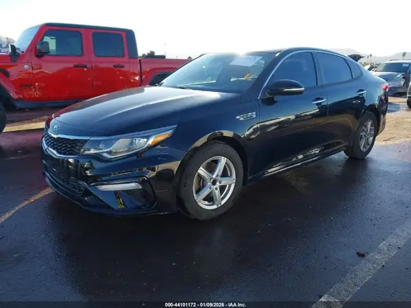 5XXGT4L37KG332702 2019 KIA OPTIMA - Image 2