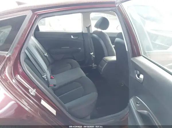 5XXGT4L37KG333025 2019 KIA OPTIMA - Image 8